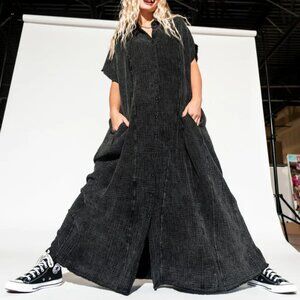 California Cool Oversized Maxi Dress in Black Mineral Wash